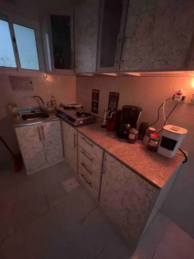 الروقان هوستلchillax Hostel Jeddah Apartment